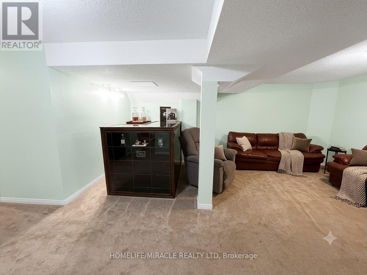 146 CADILLAC CRESCENT - 20