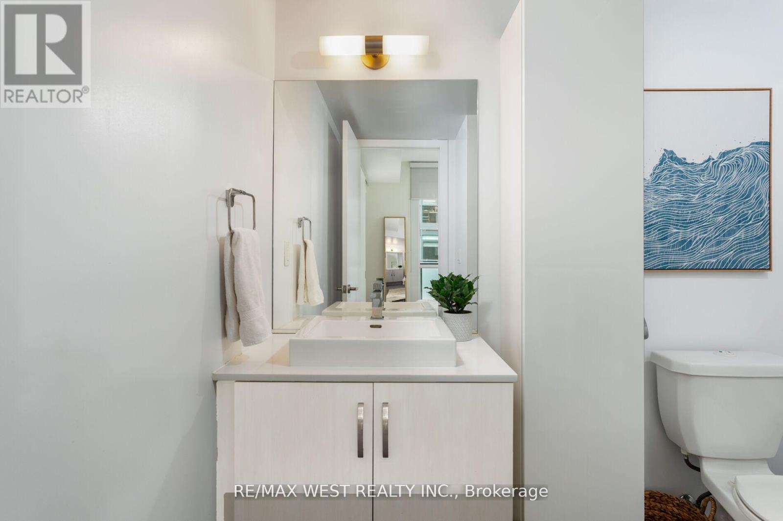 #603 36 HOWARD PARK AVENUE - 19