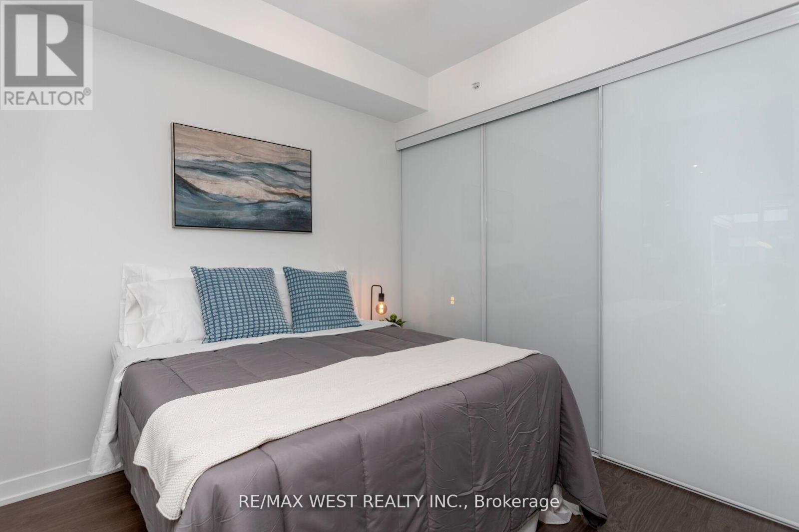 #603 36 HOWARD PARK AVENUE - 23