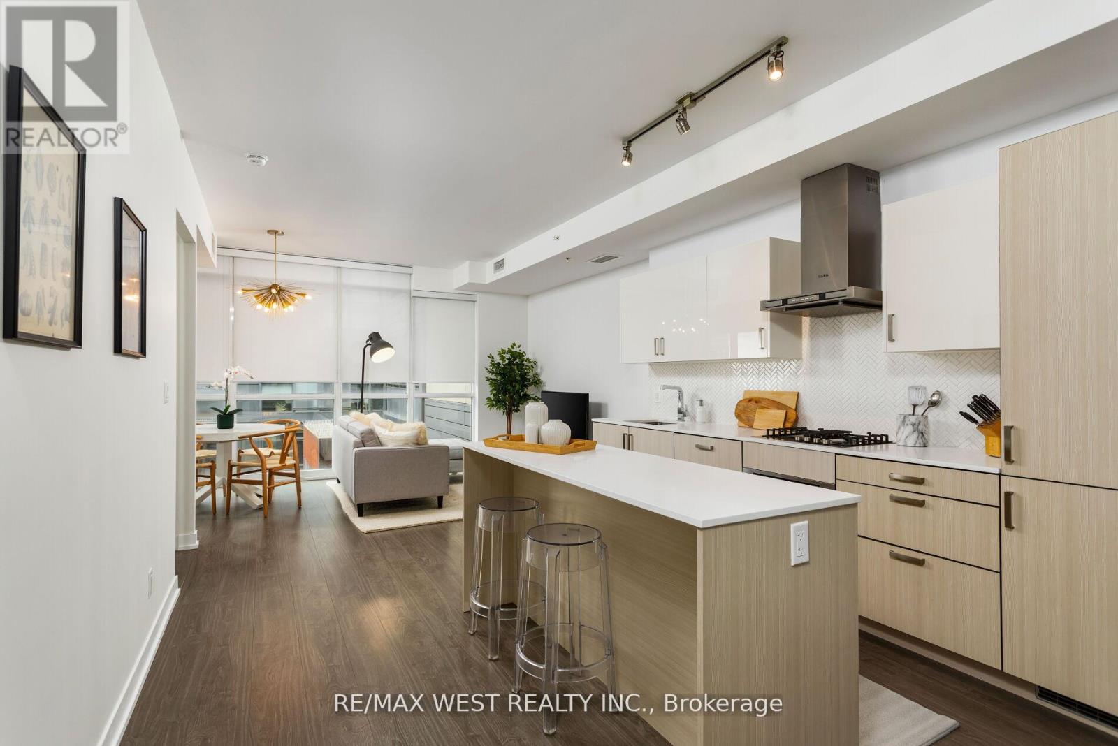 #603 36 HOWARD PARK AVENUE - 4