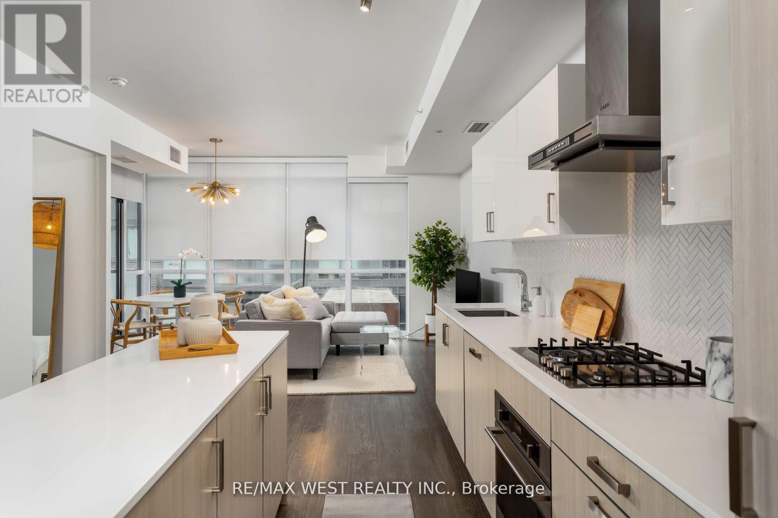 #603 36 HOWARD PARK AVENUE - 6