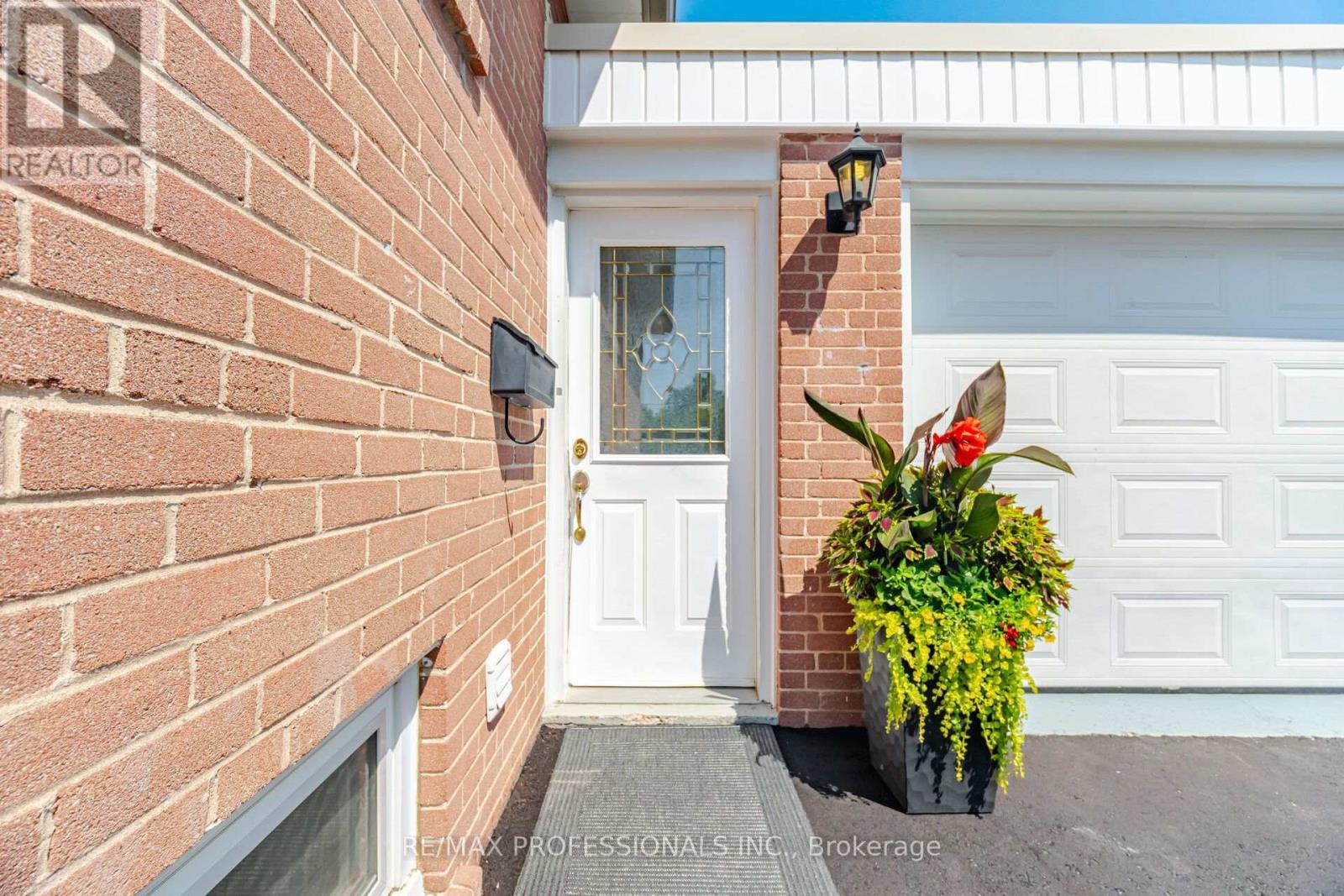 24 MILLBURN DRIVE - Image 37