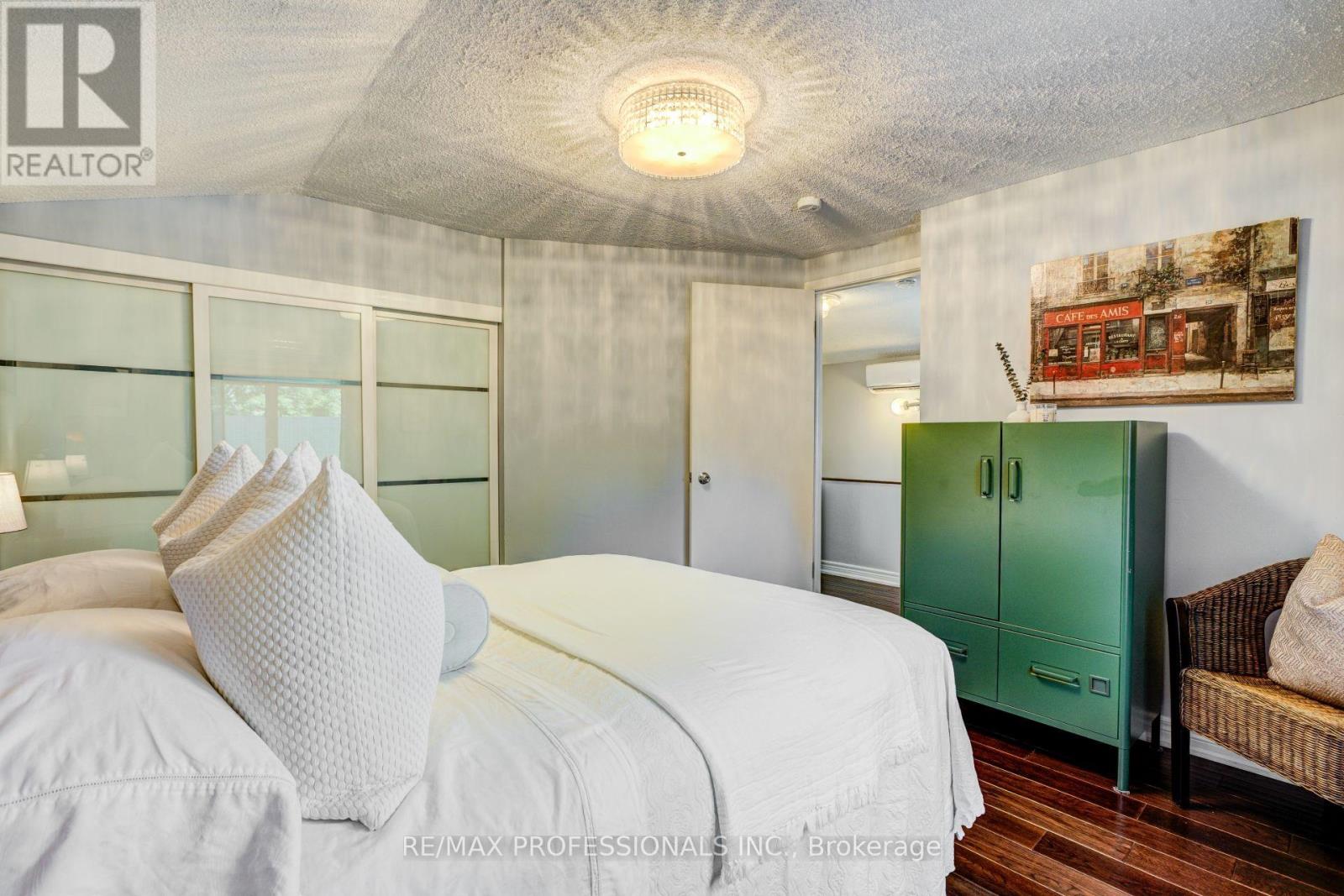 39 ROSEMEADE AVENUE - 16
