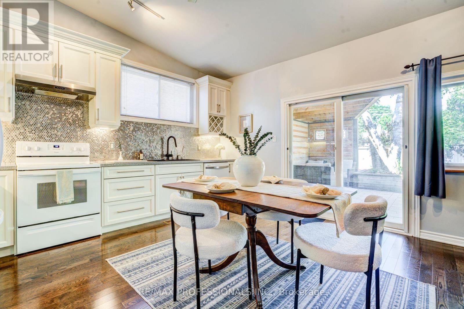 39 ROSEMEADE AVENUE - 23