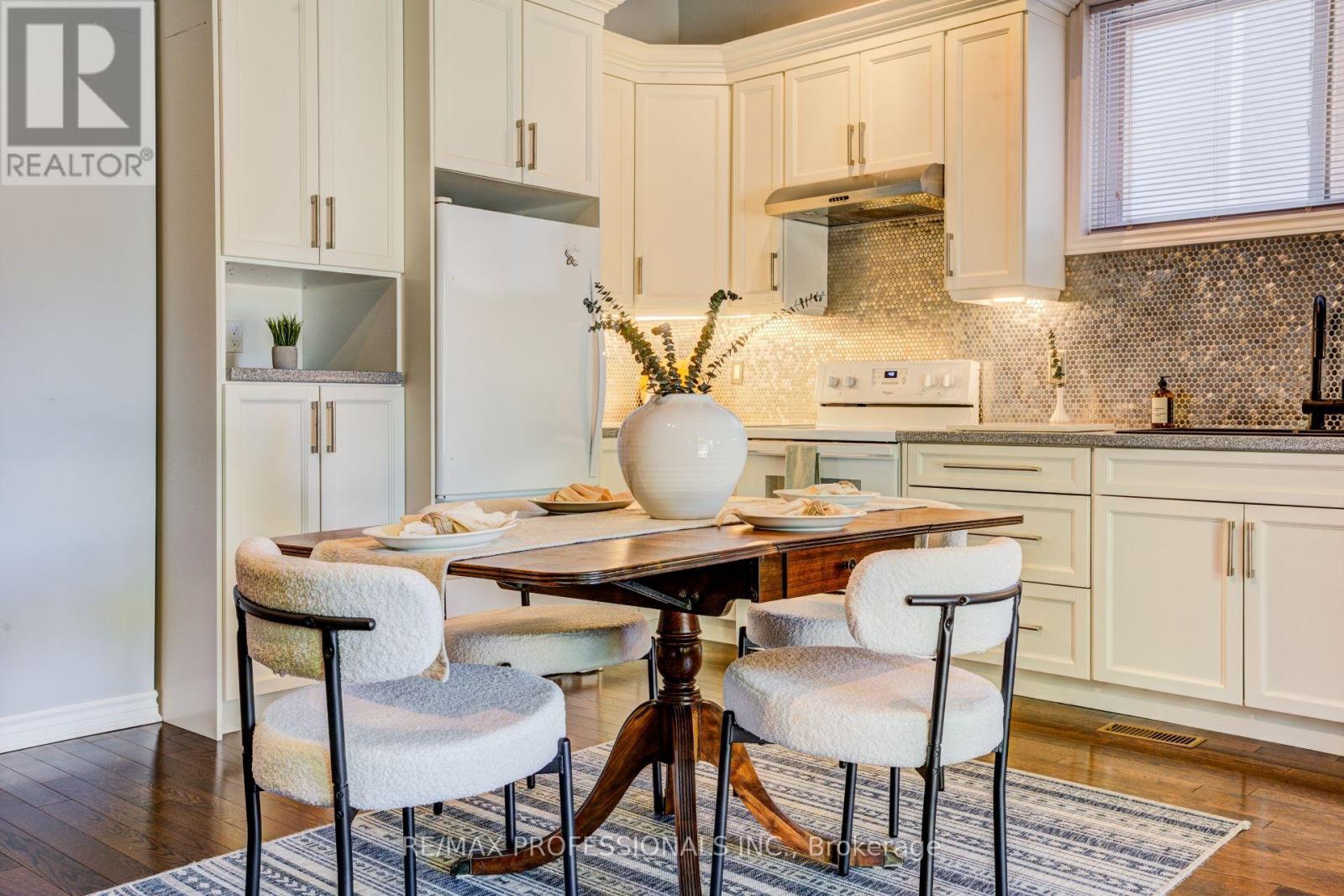 39 ROSEMEADE AVENUE - 25