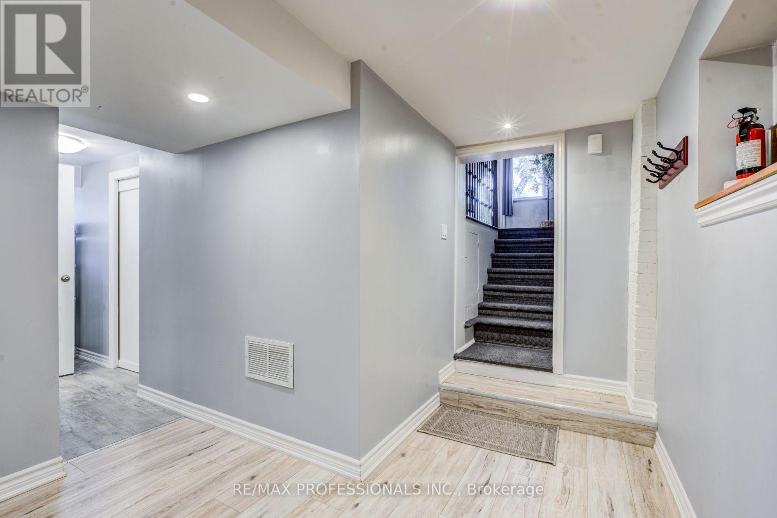 39 ROSEMEADE AVENUE - 27