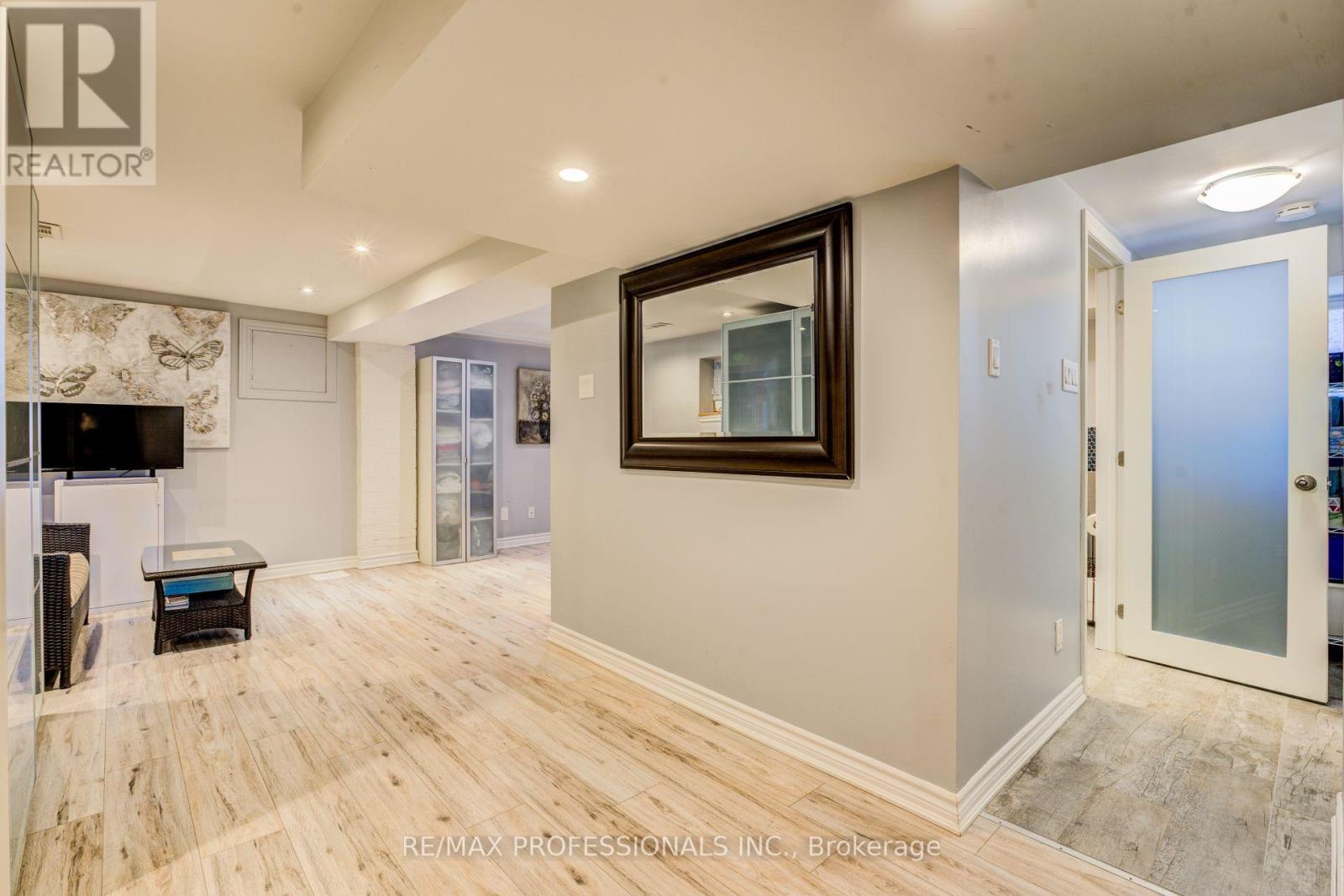 39 ROSEMEADE AVENUE - 28