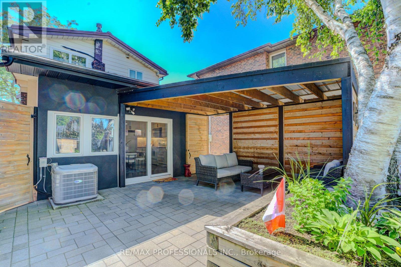 39 ROSEMEADE AVENUE - 41