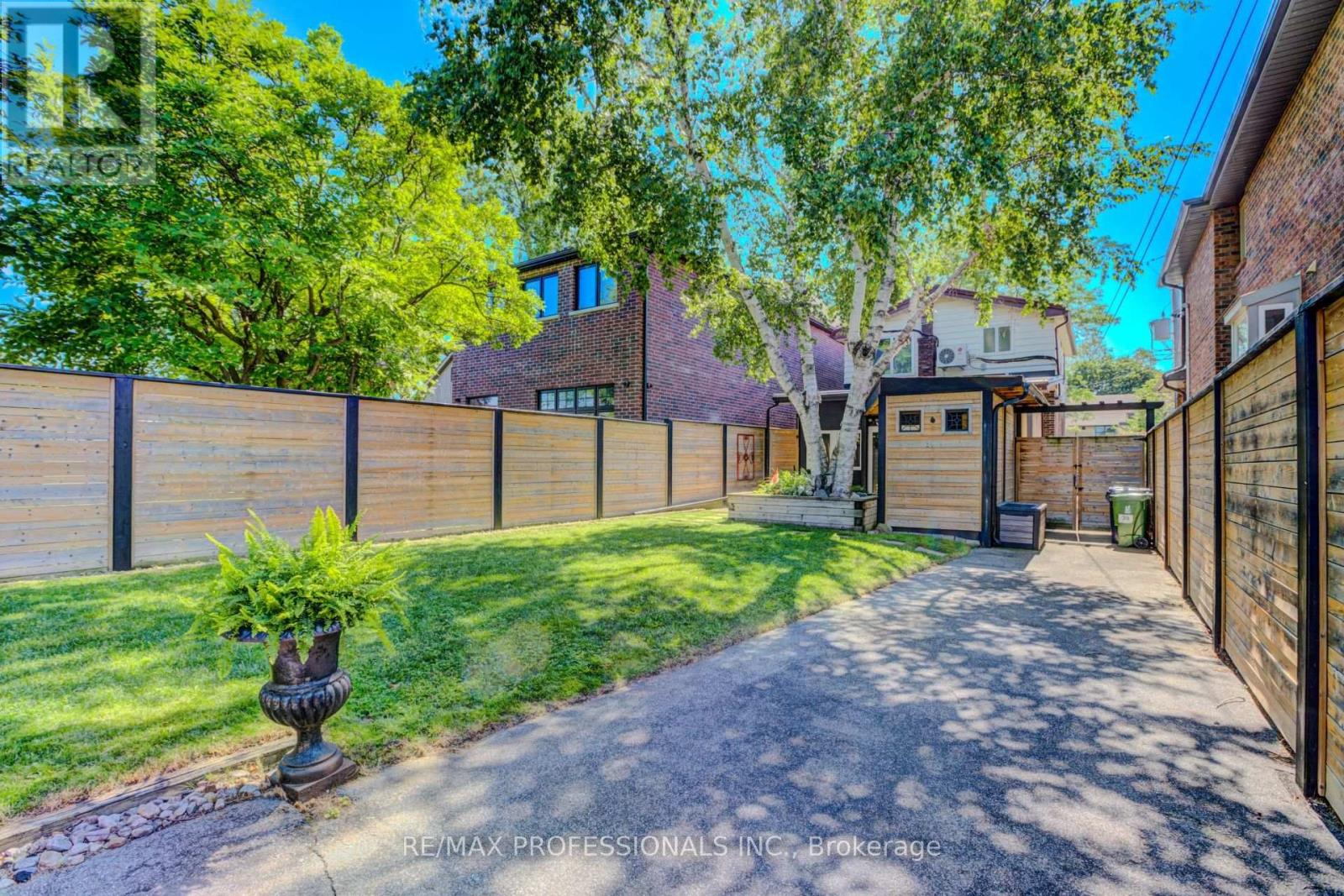 39 ROSEMEADE AVENUE - 46
