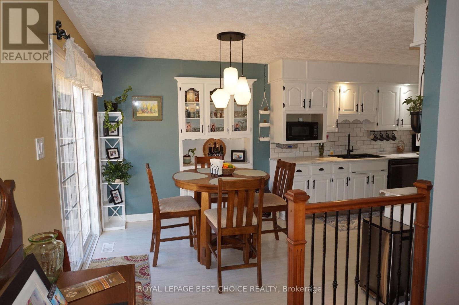 246 PINE STREET W - 13