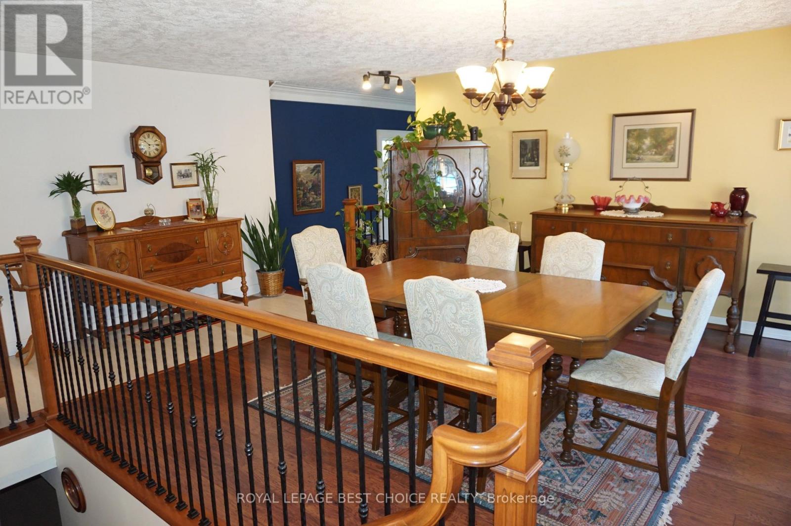 246 PINE STREET W - 11