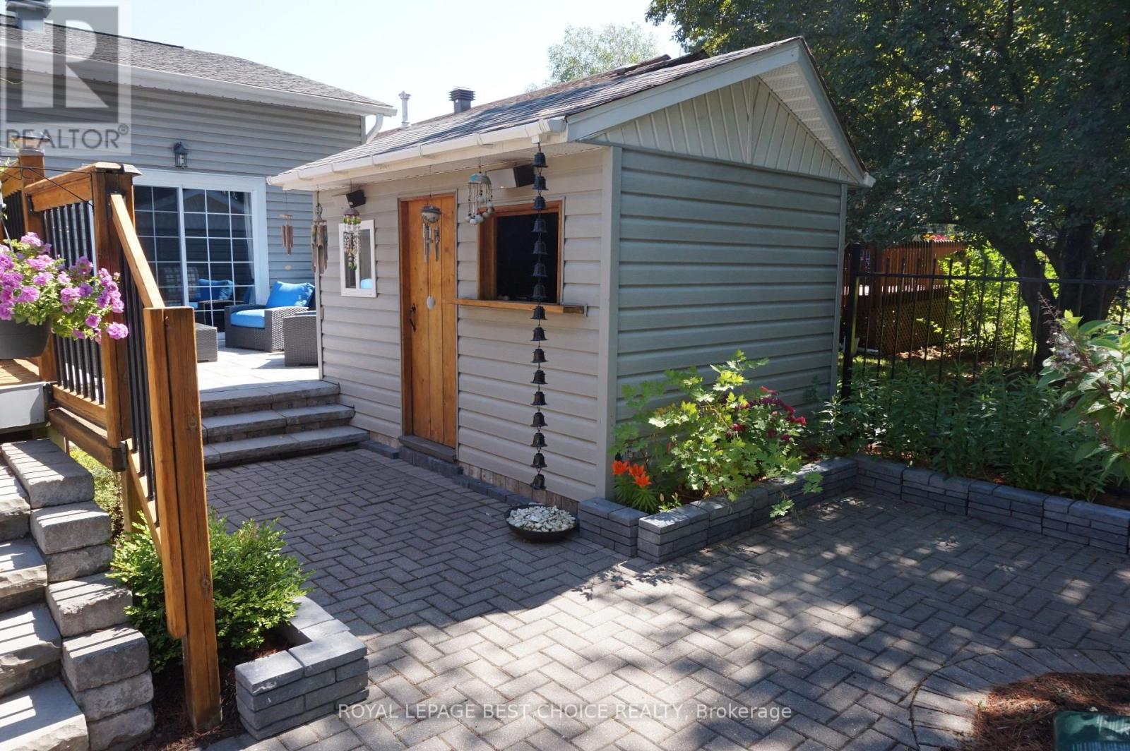 246 PINE STREET W - 38