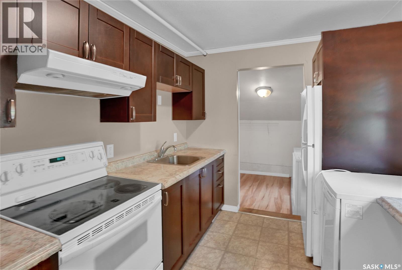 161 Lillooet STREET E - 10