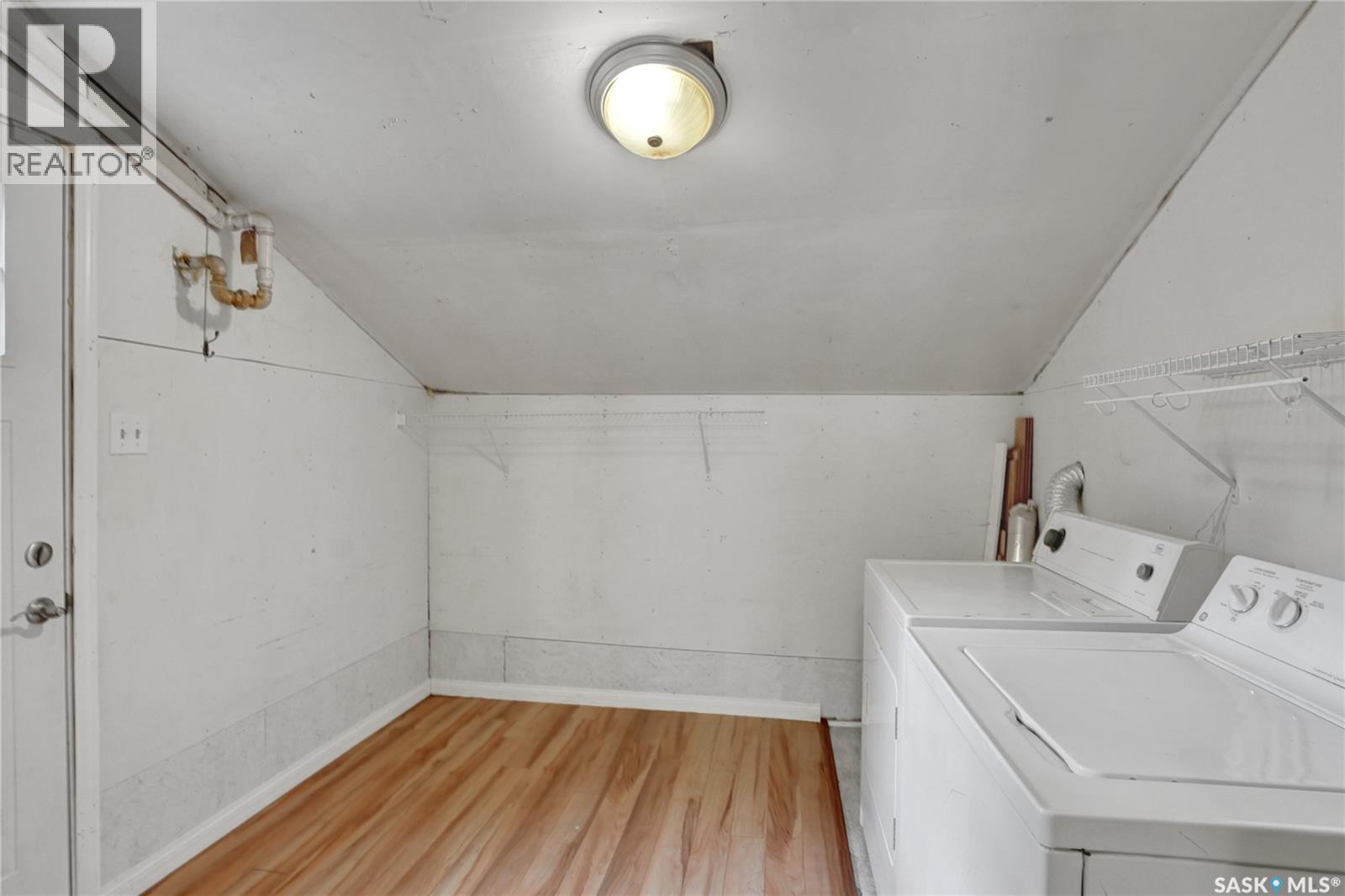 161 Lillooet STREET E - 23