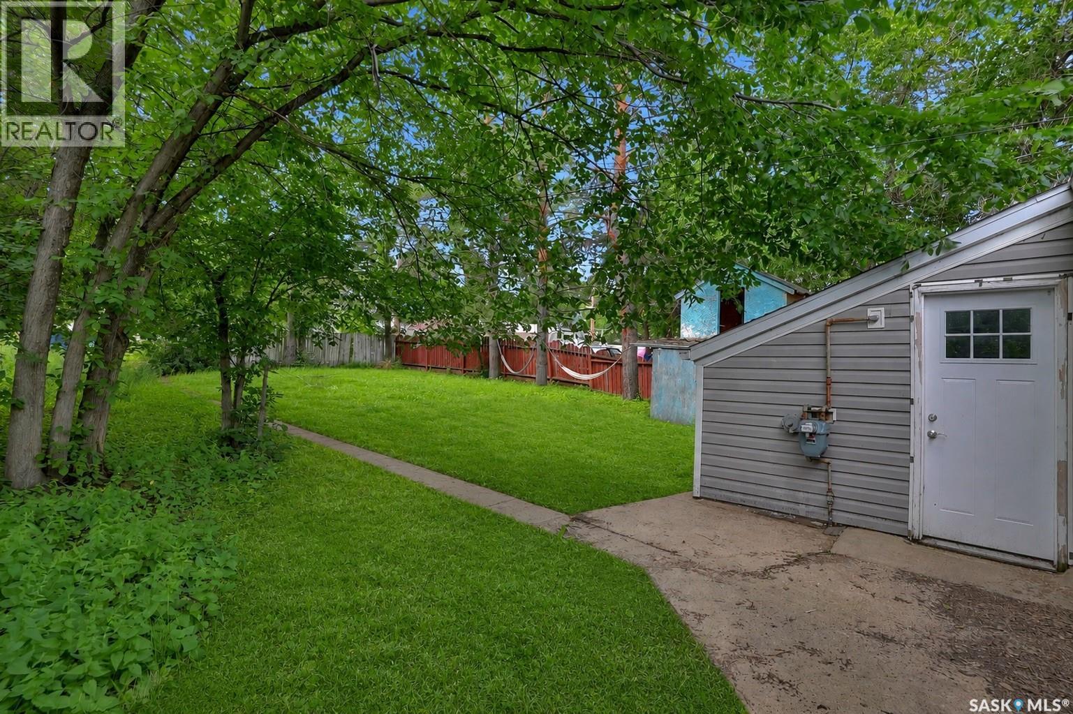 161 Lillooet STREET E - 26