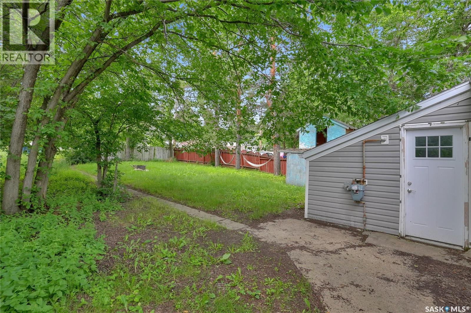 161 Lillooet STREET E - 27