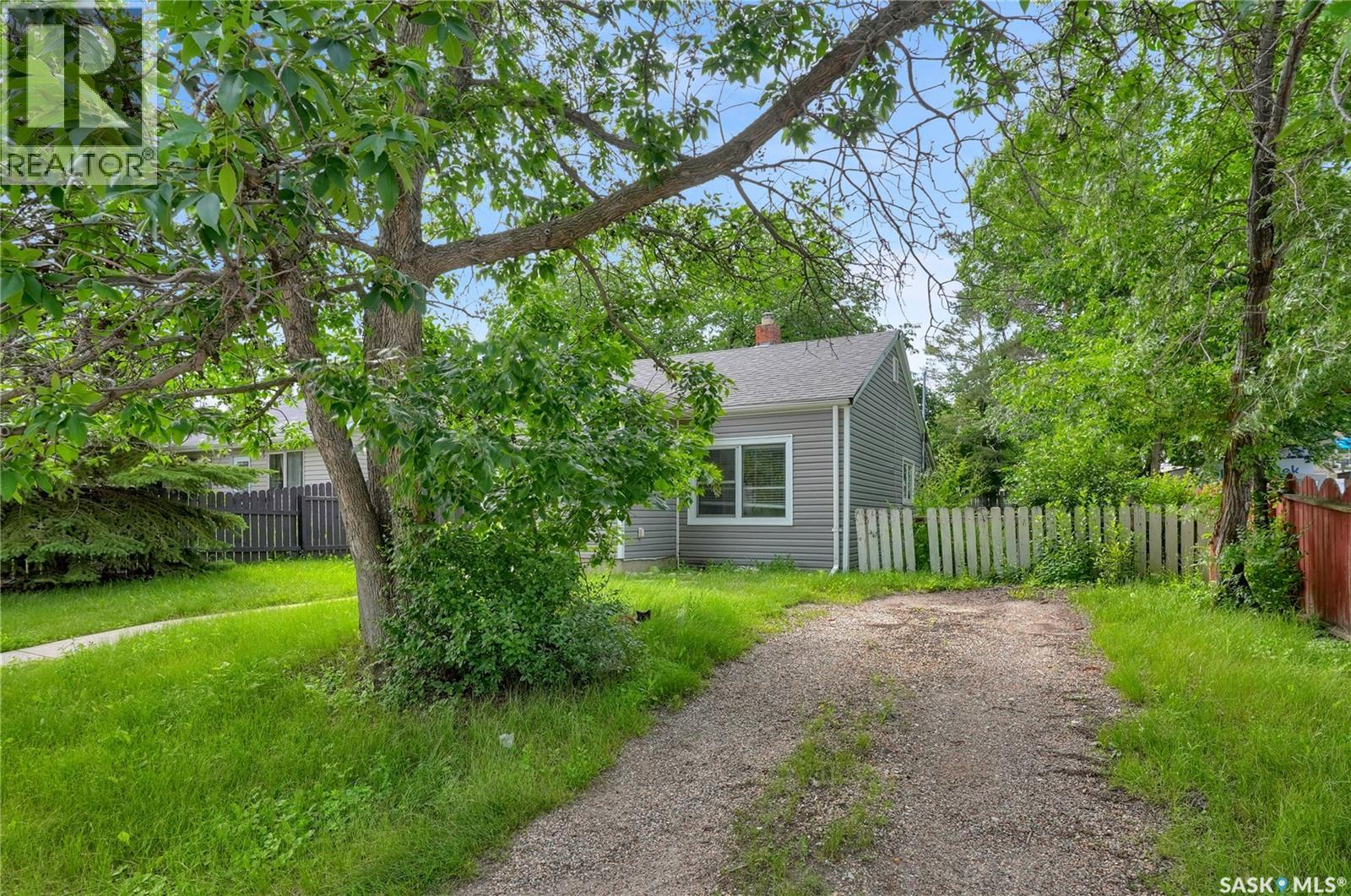 161 Lillooet STREET E - 3