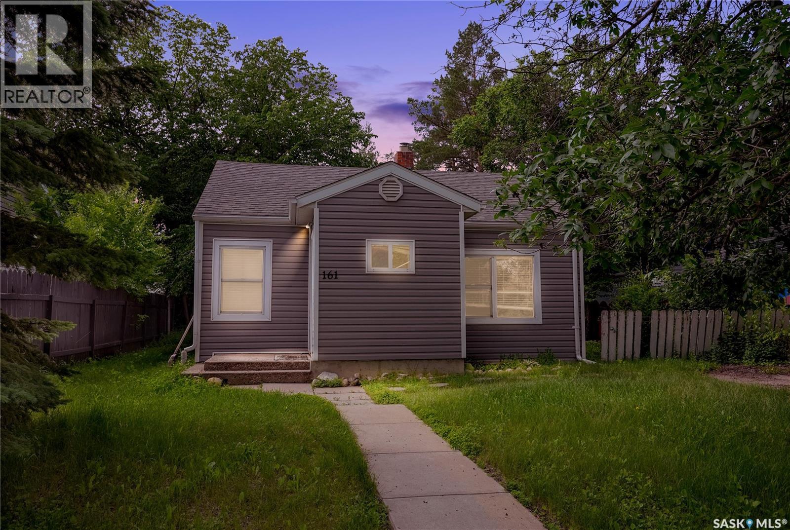 161 Lillooet STREET E - 30