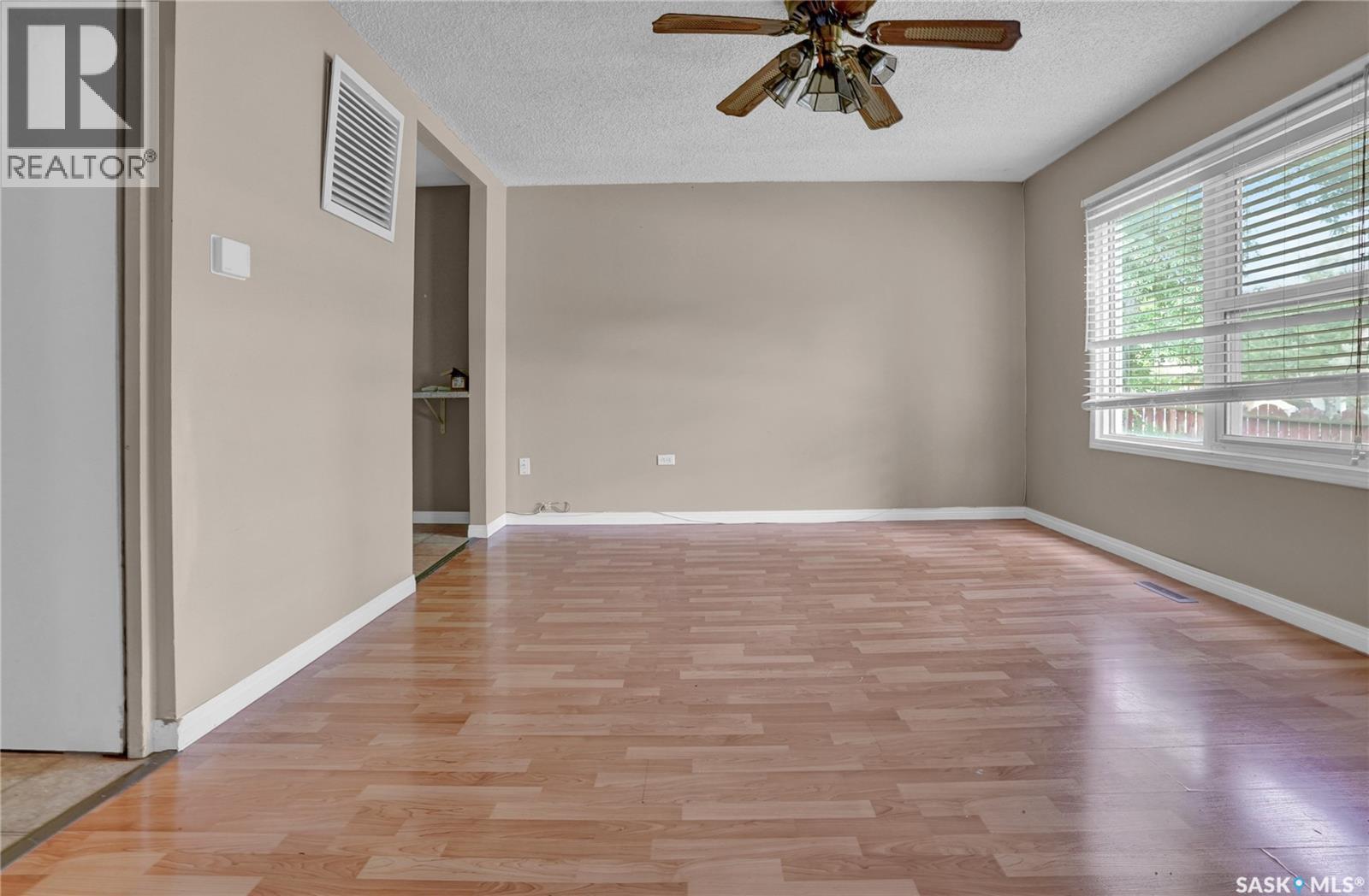 161 Lillooet STREET E - 7