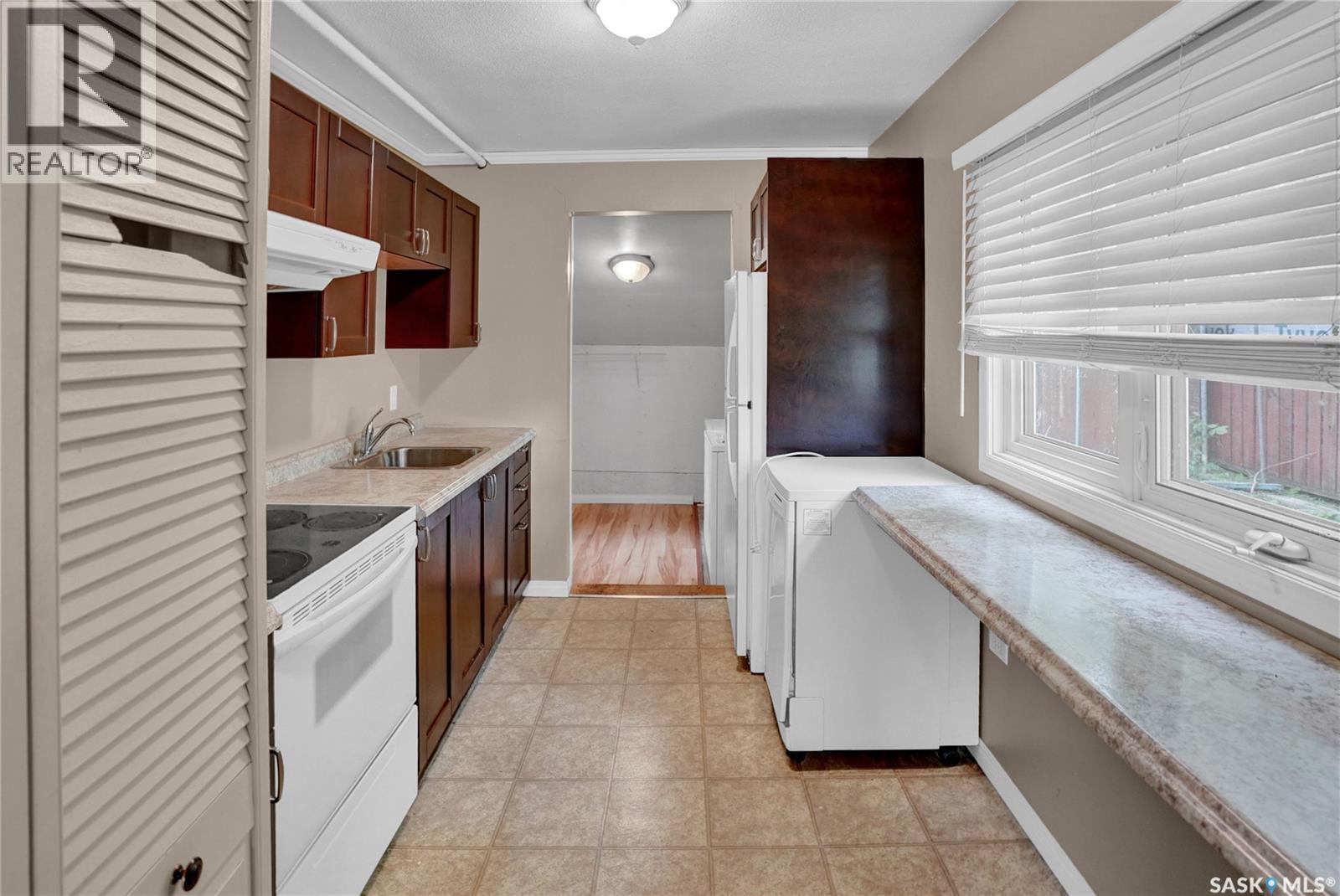 161 Lillooet STREET E - 9