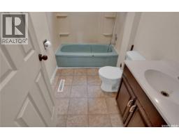 161 Lillooet Street E, Moose Jaw, SK S6H4S6 Photo 22