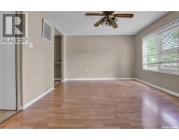Laundry room - 161 Lillooet Street E, Moose Jaw, SK S6H4S6 Photo 7