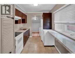 161 Lillooet Street E, Moose Jaw, SK S6H4S6 Photo 9