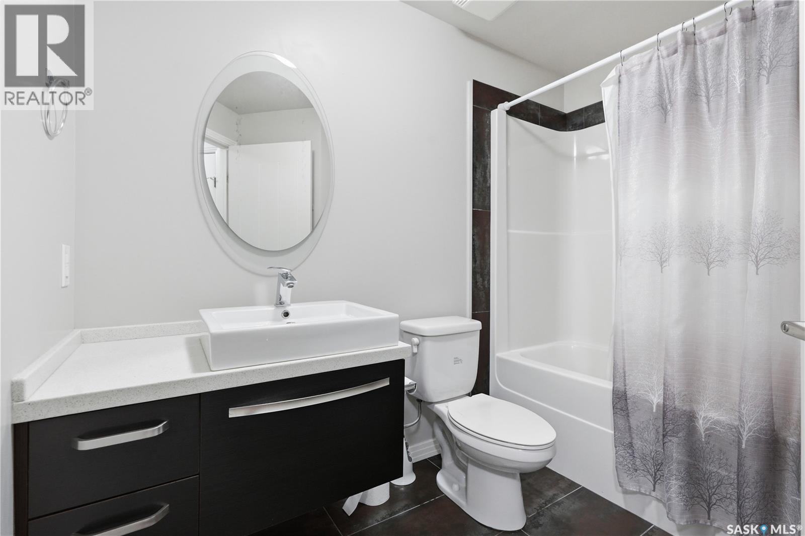 #119 235 Evergreen SQUARE - 13