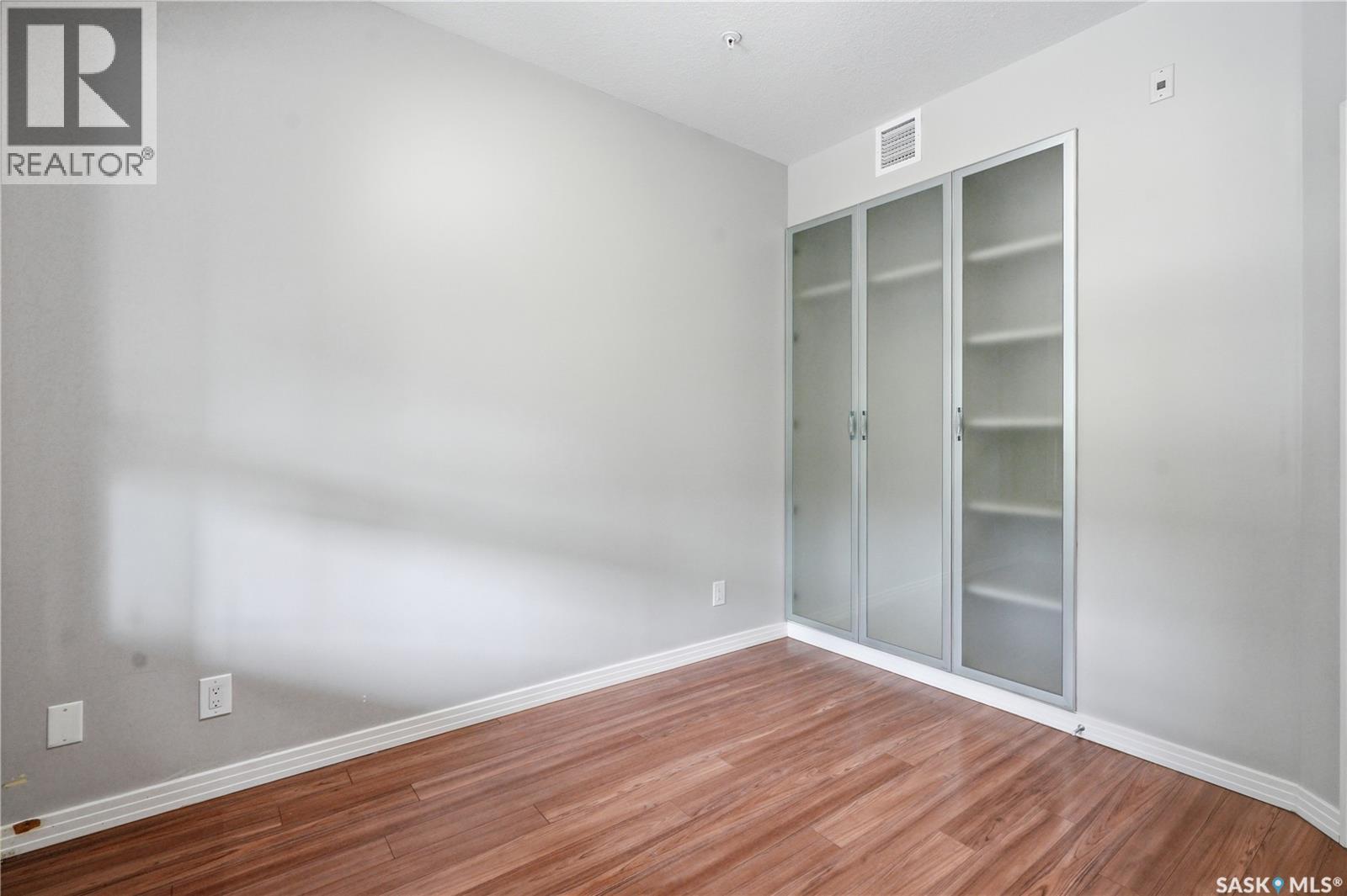 #119 235 Evergreen SQUARE - 21