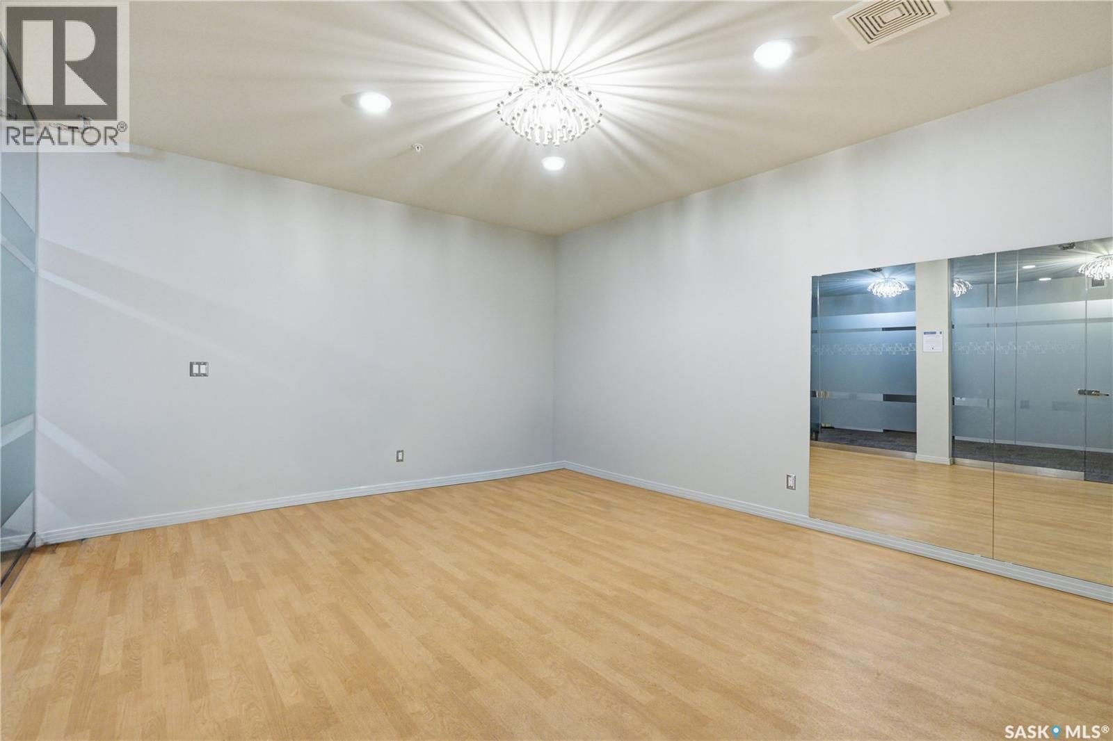 #119 235 Evergreen SQUARE - 27