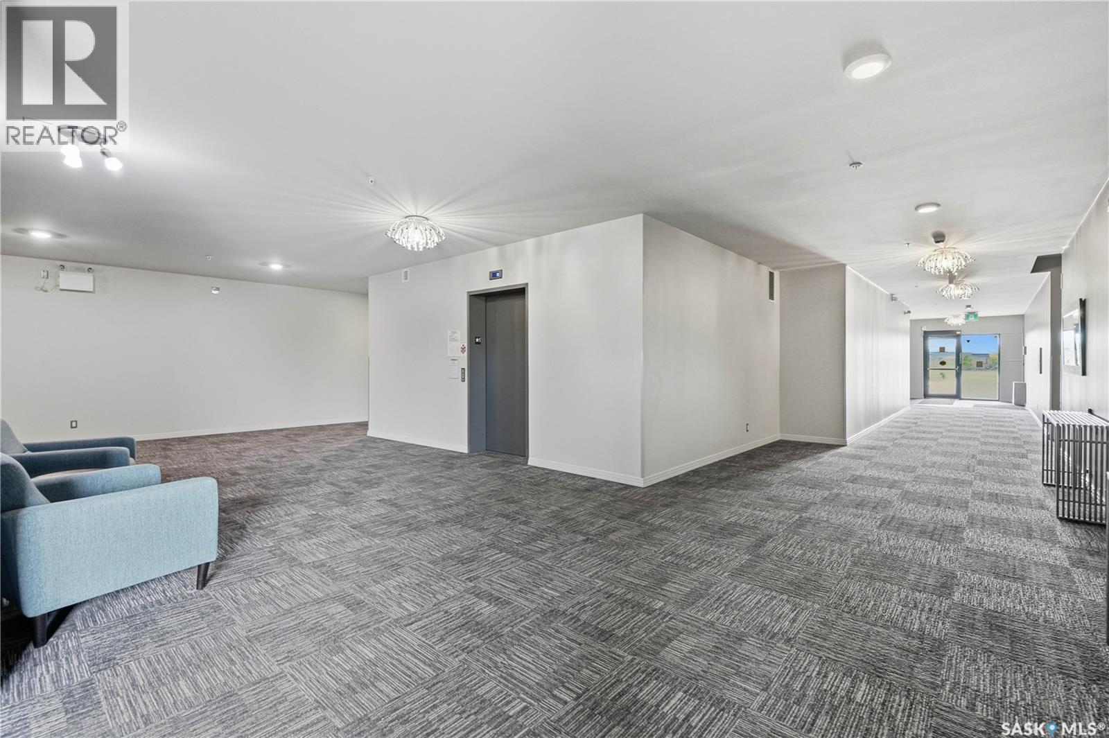 #119 235 Evergreen SQUARE - 31