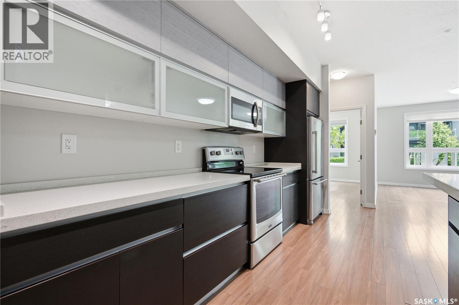 #119 235 Evergreen SQUARE - 9