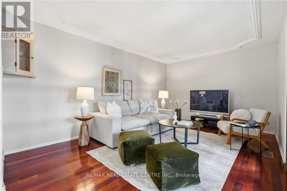 56 RENWICK AVENUE - 16