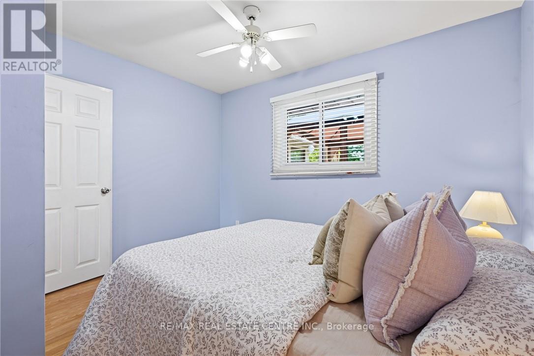 56 RENWICK AVENUE - 23