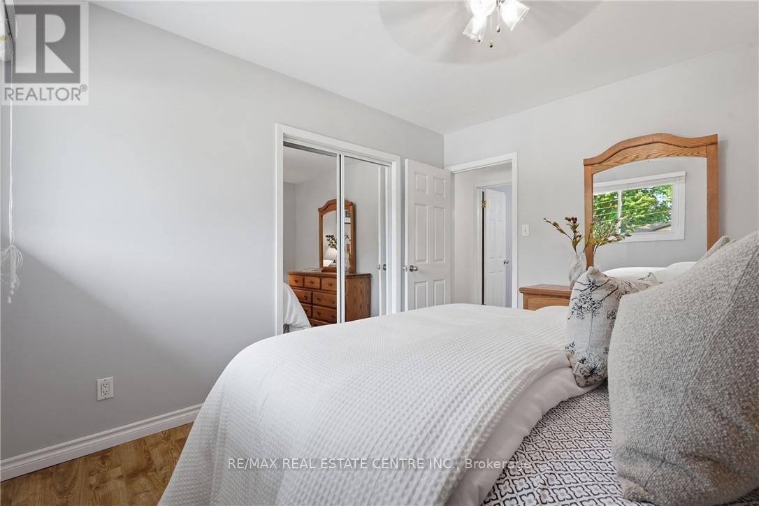 56 RENWICK AVENUE - 25