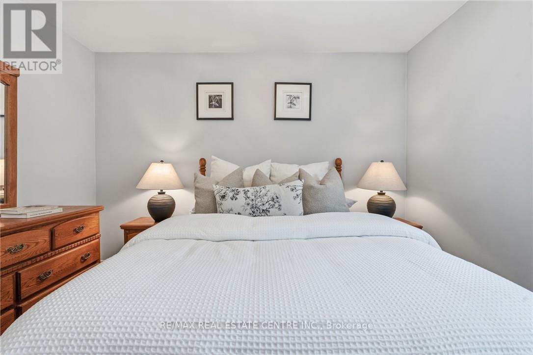 56 RENWICK AVENUE - 26