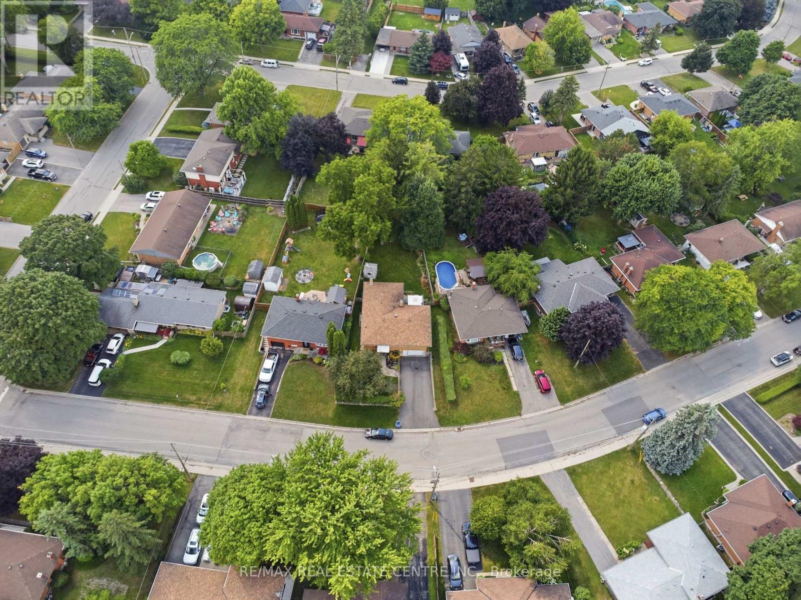 56 RENWICK AVENUE - 45