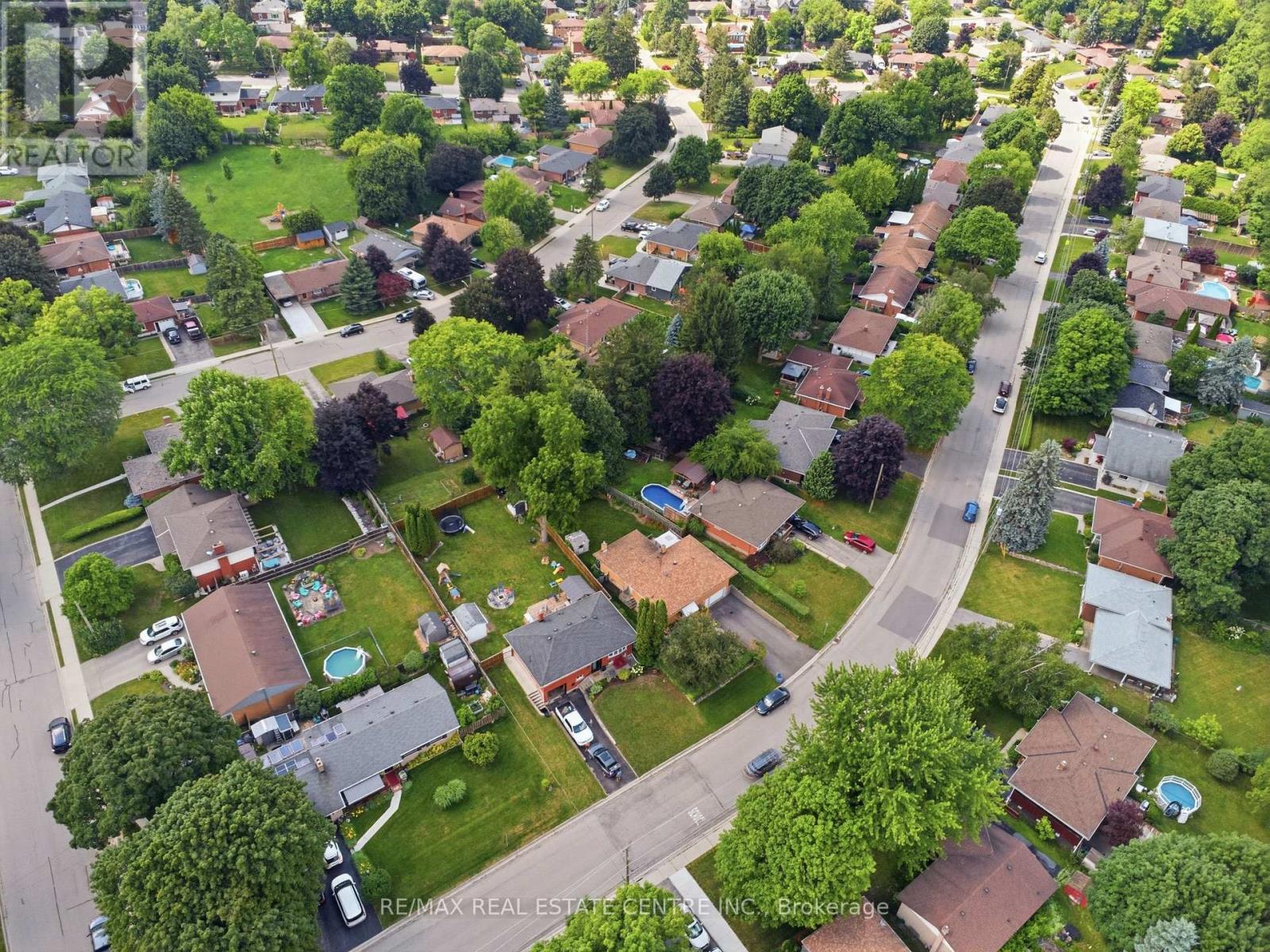 56 RENWICK AVENUE - 46