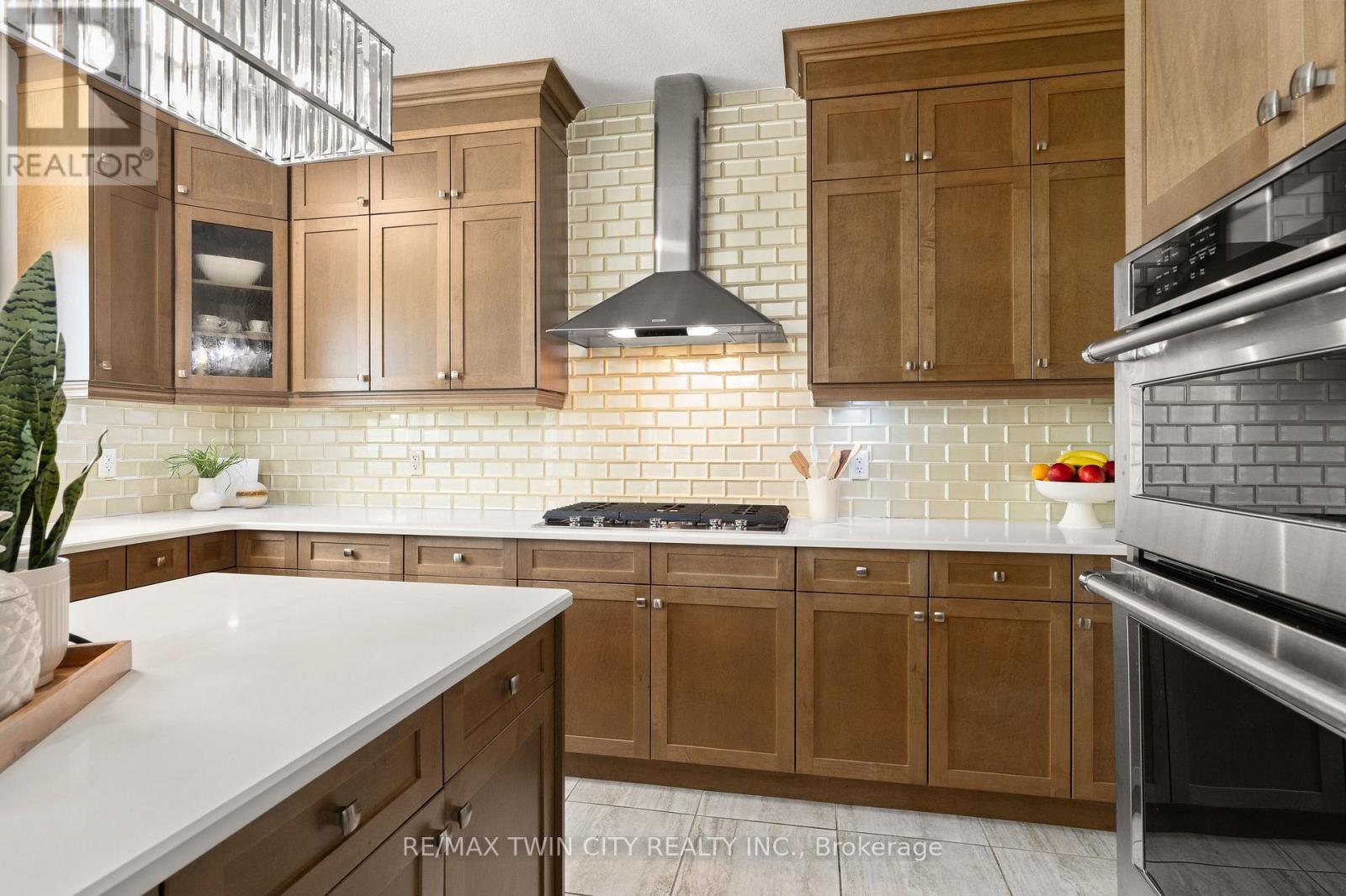 369 RIVERTRAIL AVENUE - Image 8