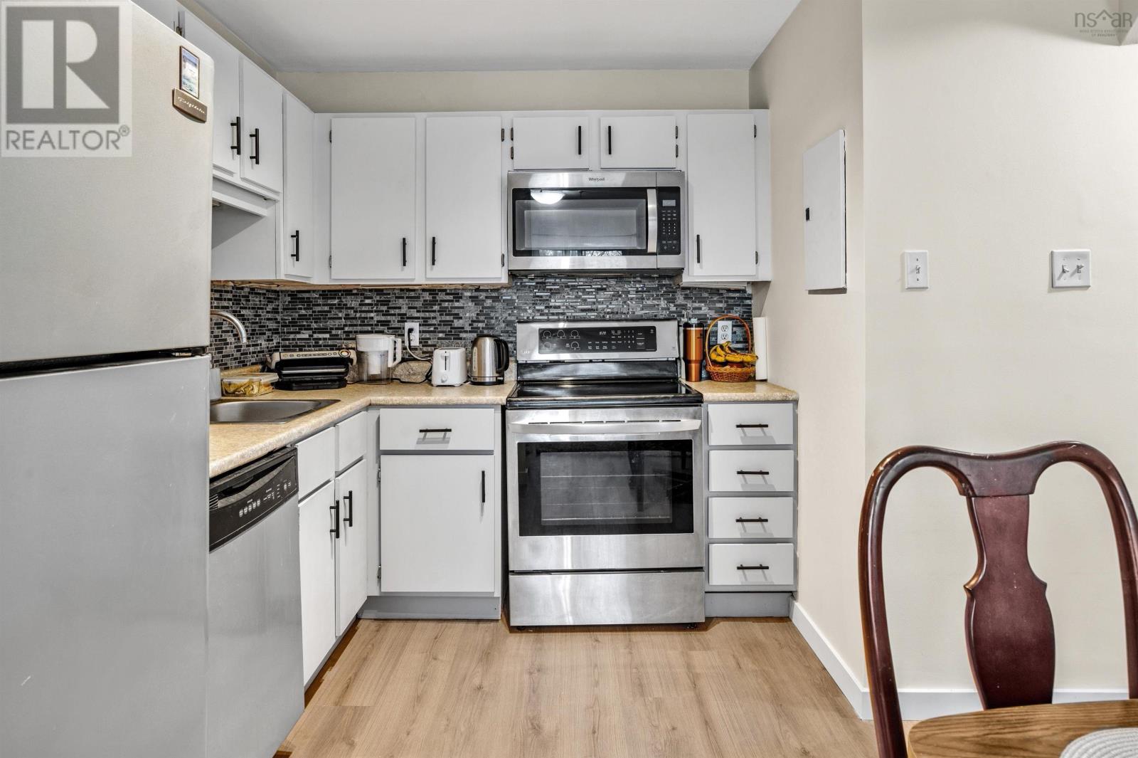 #101 75 Collins Grove - 8