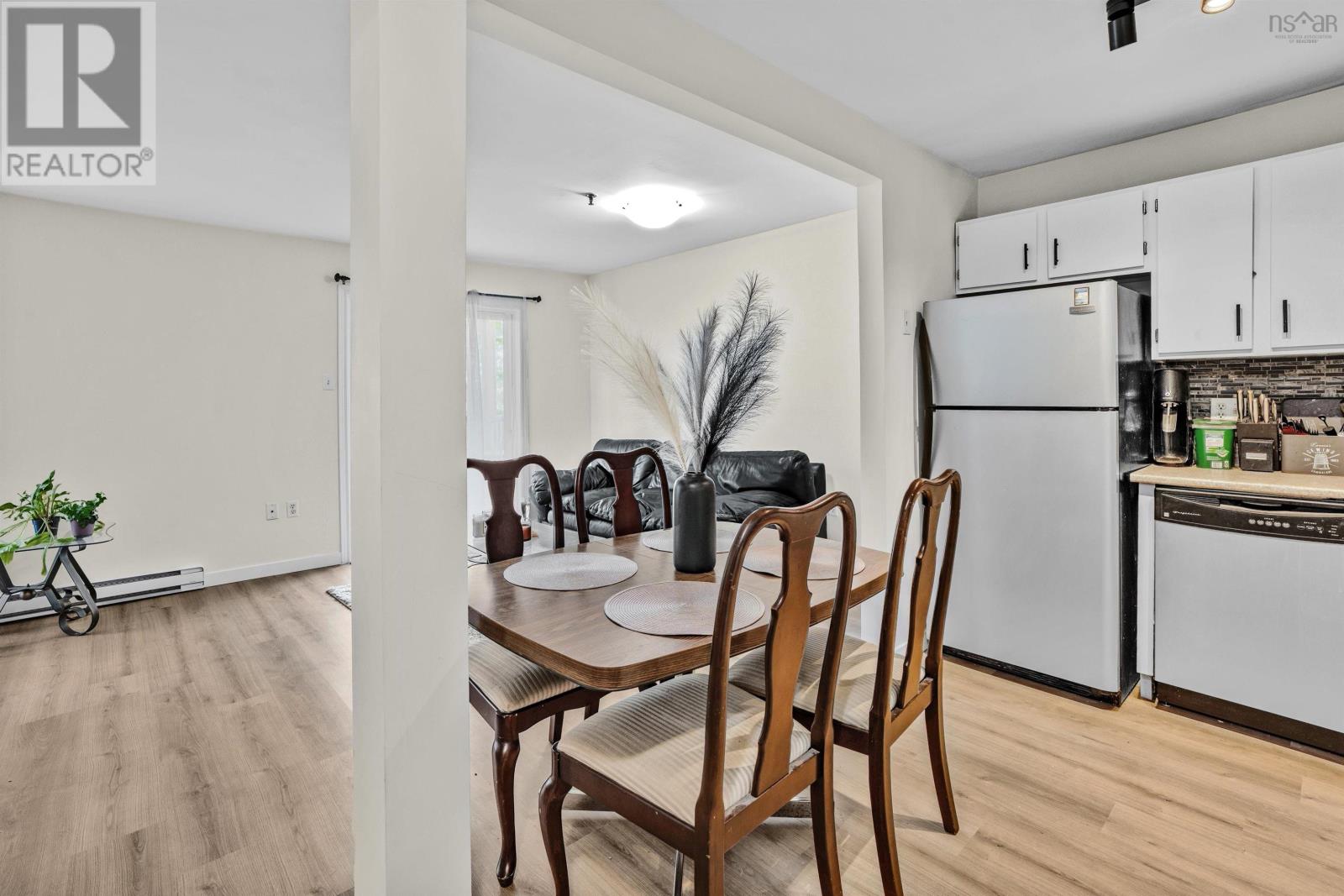 #101 75 Collins Grove - 9