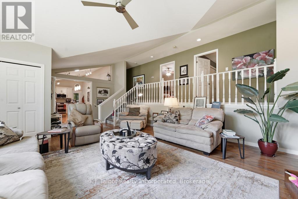 6 DAVID STREET E - 11