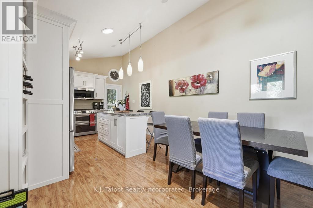 6 DAVID STREET E - 13