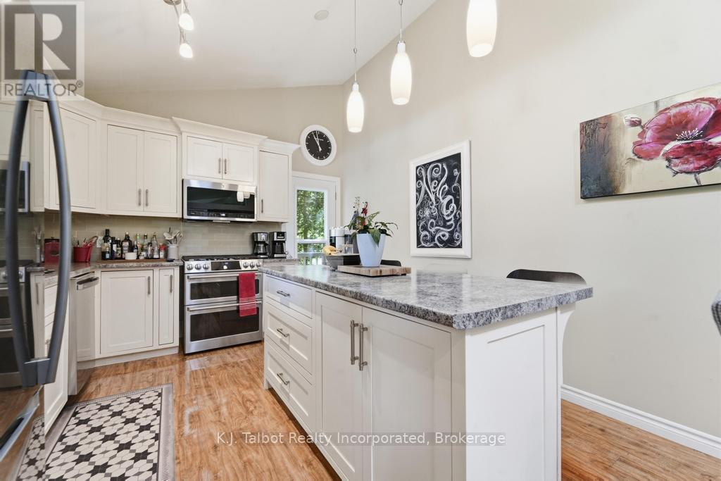 6 DAVID STREET E - 14