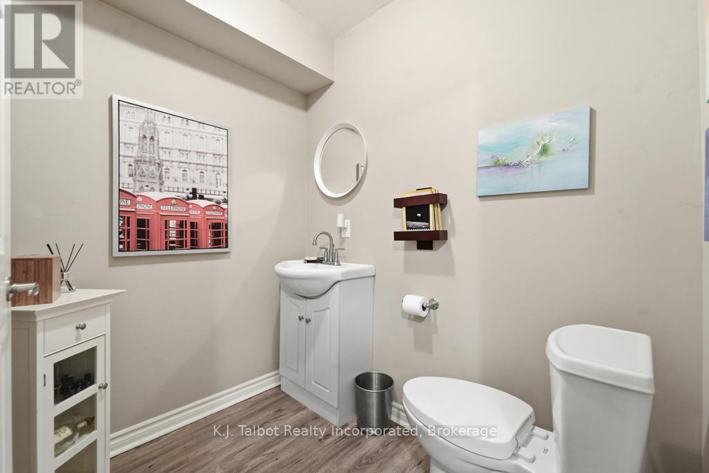 6 DAVID STREET E - 33