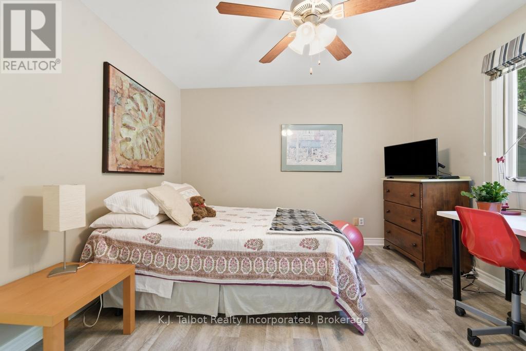 6 DAVID STREET E - 21