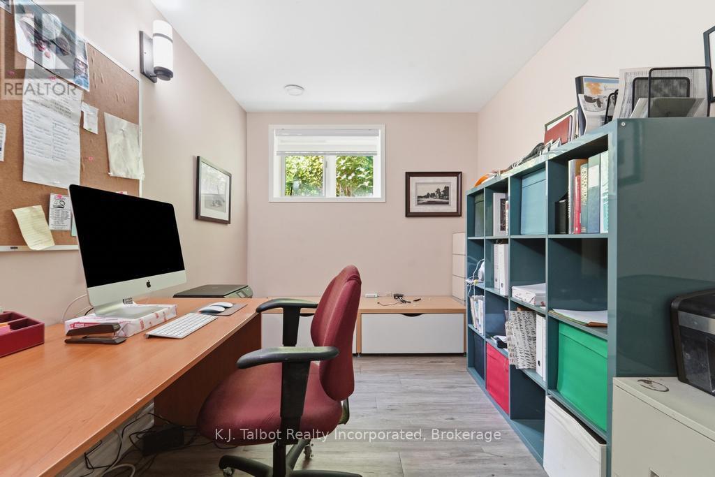 6 DAVID STREET E - 31