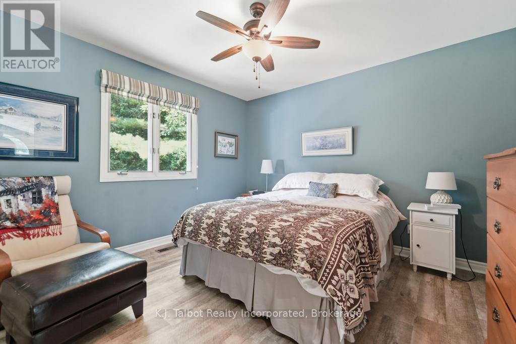 6 DAVID STREET E - 18