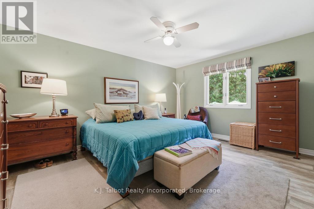 6 DAVID STREET E - 24