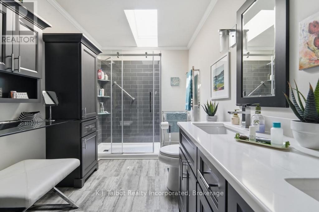 6 DAVID STREET E - 22